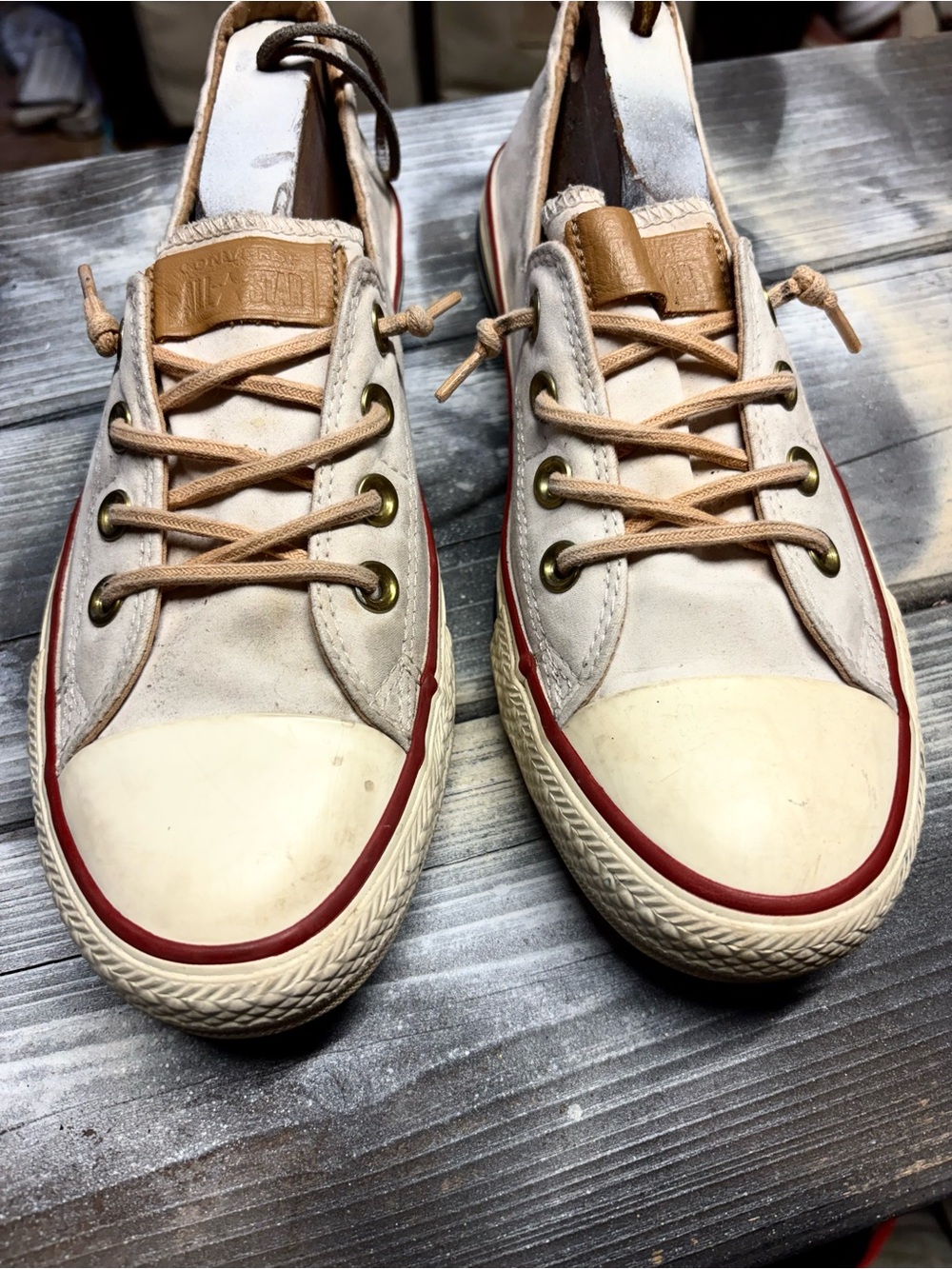 Converse Low-Top Canvas Sneakers in Cream, Tan and Red Trim size W 9.5